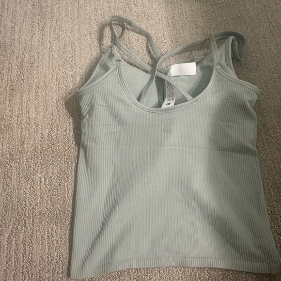 Brand new lululemon top - Picture 6 of 6